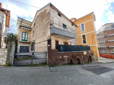 Casa Semi indipendente in Vendita ad Montecorvino Rovella - 88000 Euro