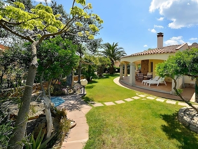 Casa vacanze 'Villa Stefania' con terrazza privata, giardino privato e aria condizionata