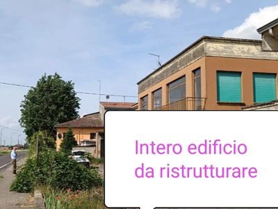 Ideale impresa Rivarolo di Torrile casa intera da ristrutturatre