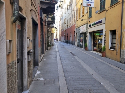Locale commerciale - 1 Vetrina a Genova