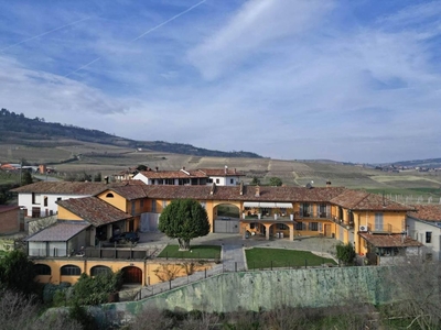 Lussuoso casale in vendita Via Luccio, Guarene, Piemonte