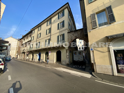 Negozio / Locale in affitto a Brescia