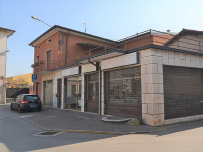Negozio / Locale in affitto a Mazzano - Zona: Ciliverghe