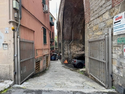 NERVI: (Porticciolo) Area parcheggio per 4 autovetture