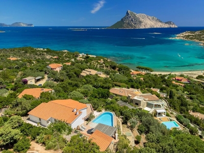 Prestigiosa villa di 200 mq in vendita, Cala Girgolu, San Teodoro, Sassari, Sardegna