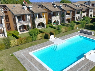 Appartamento di lusso di 120 m² in vendita via pratomaggiore, 100, Desenzano del Garda, Brescia, Lombardia