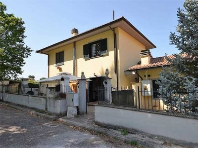 Villa a Schiera in Vendita ad Torri in Sabina - 119000 Euro