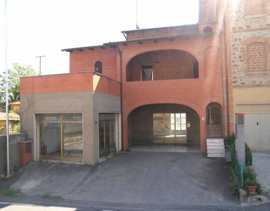 Villa a Schiera in Vendita ad Torrita di Siena - 139000 Euro