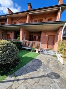 Villa a schiera in Via Alessandro Tonso, Alessandria, 6 locali, 180 m²