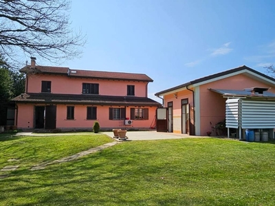 Villa bifamiliare via Montecarbone 2, Sasso Morelli, Sesto Imolese, Imola