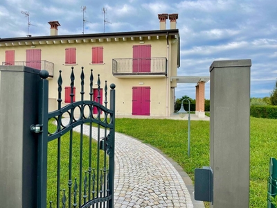 Villa bifamiliare via San Zeno 71, Rivoltella, Desenzano del Garda