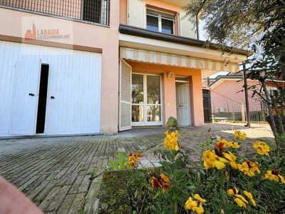 Villa in Vendita ad Badia Polesine - 155000 Euro