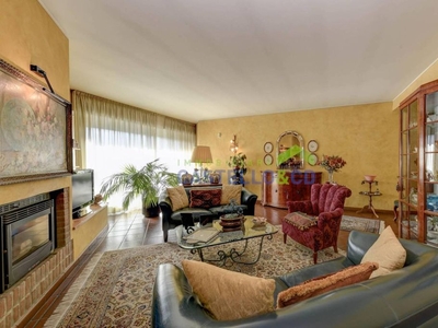 Villa di 265 mq in vendita Viale Motta, Desenzano del Garda, Brescia, Lombardia