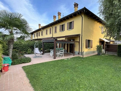 Villa in Via Canaletta 9/2 a Argelato
