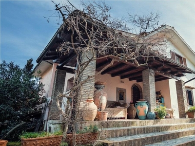 Villa singola con piscina e vista mozzafiato