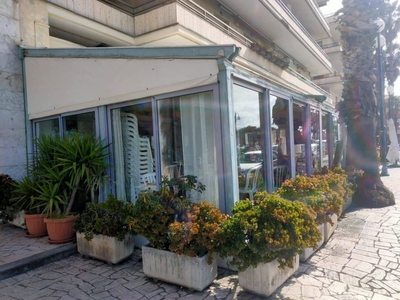 Bar in in vendita da privato a Chiavari corso Valparaiso, 10