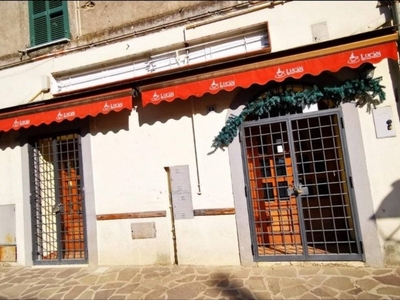 Bar in in vendita da privato a Montelanico piazza Vittorio Emanuele ii, 46
