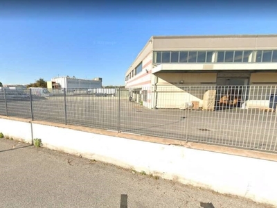 Capannone Industriale in vendita a Pomezia via Pontina Vecchia , snc