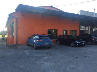 Capannone Industriale in vendita a Pordenone via Udine, 108
