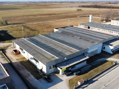 Capannone Industriale in vendita a Premariacco via Arturo Malignani, 13