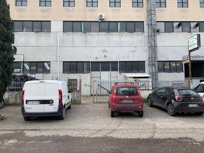 Capannone Industriale in vendita a Viterbo strada Poggino