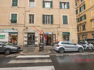 Edicola in vendita a Genova via Giacomo Buranello, 200r