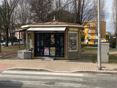 Edicola in vendita ad Aprilia via Umbria