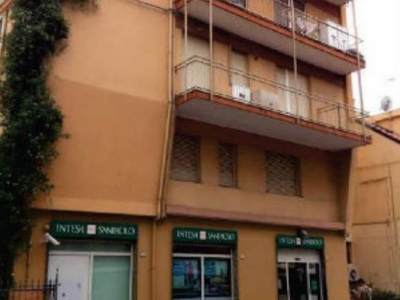 Filiale Bancaria in vendita a Pietra Ligure corso Italia 66