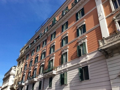 Magazzino in vendita a Roma via Salaria, 128