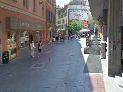 Negozio in vendita a Genova via San Vincenzo