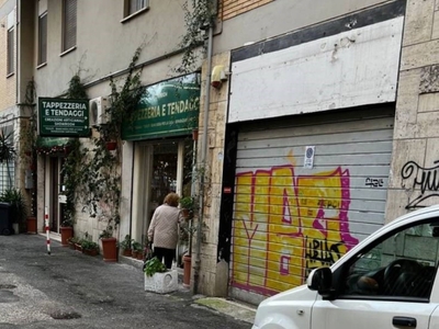 Negozio in vendita a Monterotondo via Teresa Arquati, 4