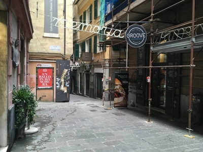 Pub in vendita a Genova via Quattro Canti di San Francesco, 1