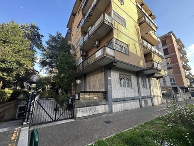 Ufficio in vendita a Roma viale Umberto Tupini, 121