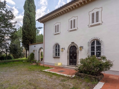 Agriturismo con piscina e campo da tennis a San Miniato - Toscana