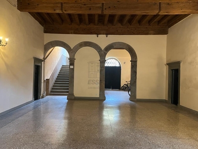 Appartamento in Piazza della Colonna Mozza - Centro storico, Lucca