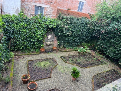 Appartamento in Piazza San Michele - Centro storico, Lucca