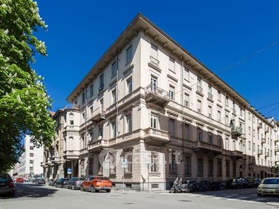 Appartamento in Vendita in Corso Galileo Ferraris 33 a Torino