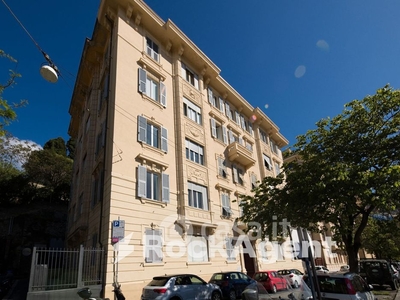Appartamento in Vendita in Via Oberto Cancelliere 27 -26 a Genova