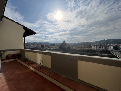 Attico in vendita 4 Stanze da letto a Firenze