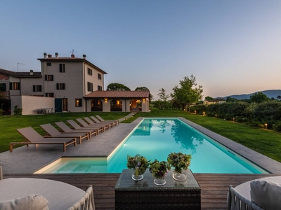Casa a Castelfranco Di Sotto con barbecue, giardino e piscina