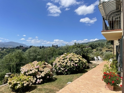 Casa di campagna in vendita 4 Stanze da letto a Barga