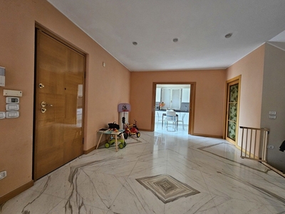 Casa in vendita 5 Stanze da letto a Arezzo