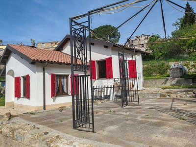 Casa indipendente in vendita 2 Stanze da letto a Villa Faraldi