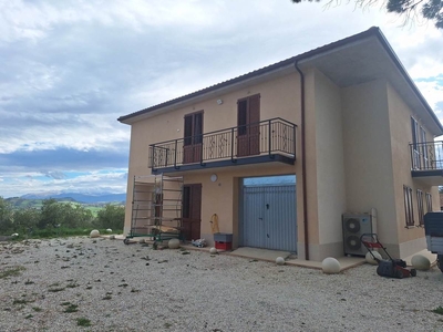 Casa indipendente in vendita 3 Stanze da letto a San Severino Marche