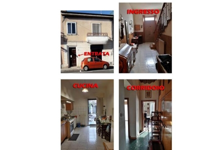 Casa indipendente in vendita a Falconara Marittima, Frazione Castelferretti, Via Giordano Bruno 9
