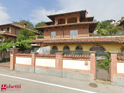 Casa Indipendente in vendita in Via Coniolo, 15, Fossano