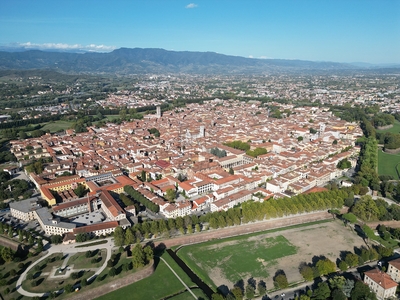 Casa indipendente in Via Nuova per Pisa - Sud, Lucca
