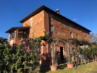 Casa semi indipendente in vendita 3 Stanze da letto a Castiglione Del Lago