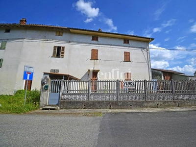 Casa semi indipendente in vendita 4 Stanze da letto a Camagna Monferrato