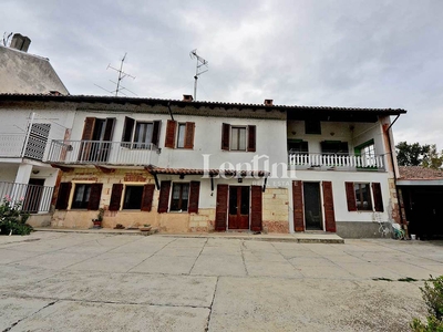 Casa semi indipendente in vendita 4 Stanze da letto a Rosignano Monferrato